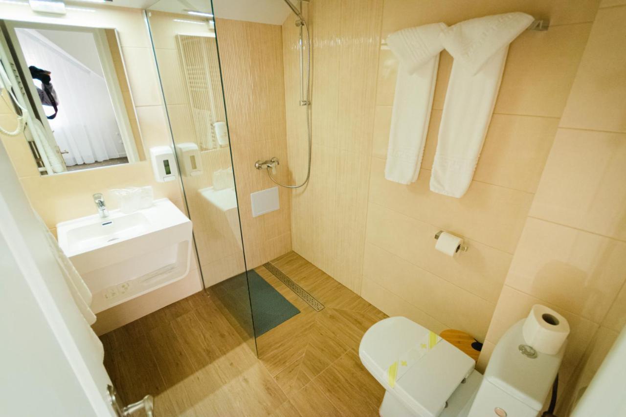 Paunasul Codrilor Câmpulung Moldovenesc Exteriör bild