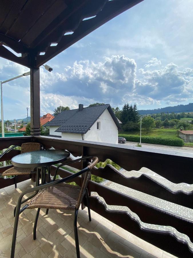 Paunasul Codrilor Câmpulung Moldovenesc Exteriör bild